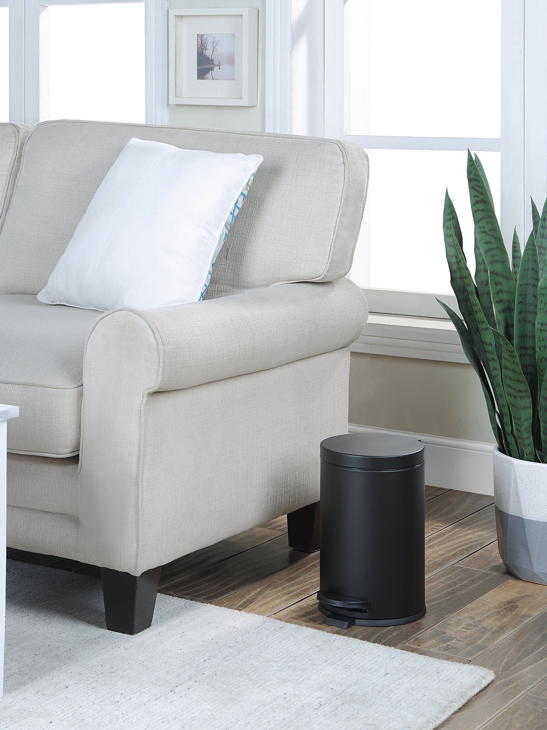 4.5 Liter / 1.2 Gallon Round Trash Can with Plastic Inner Bucket; Bathroom, Office, Kitchen and Bedroom Step On and Slow Close